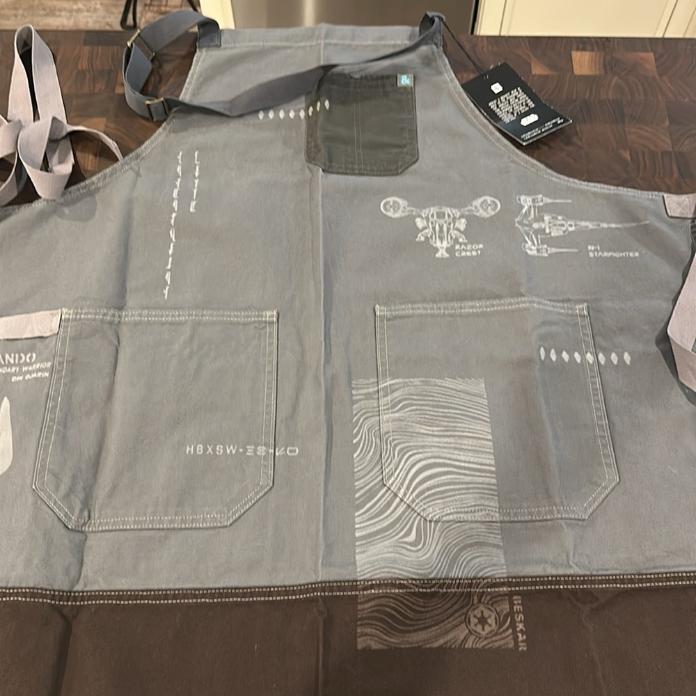 Hedley & Bennett Star Wars Mandalorian Apron